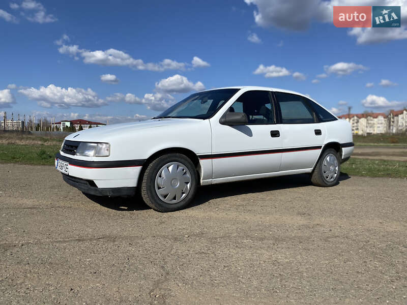 Лифтбек Opel Vectra 1992 в Коломые