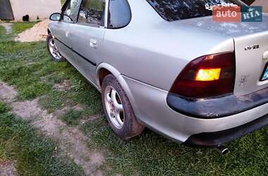 Седан Opel Vectra 1996 в 