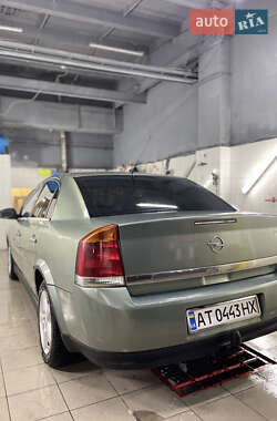 Седан Opel Vectra 2004 в Львове