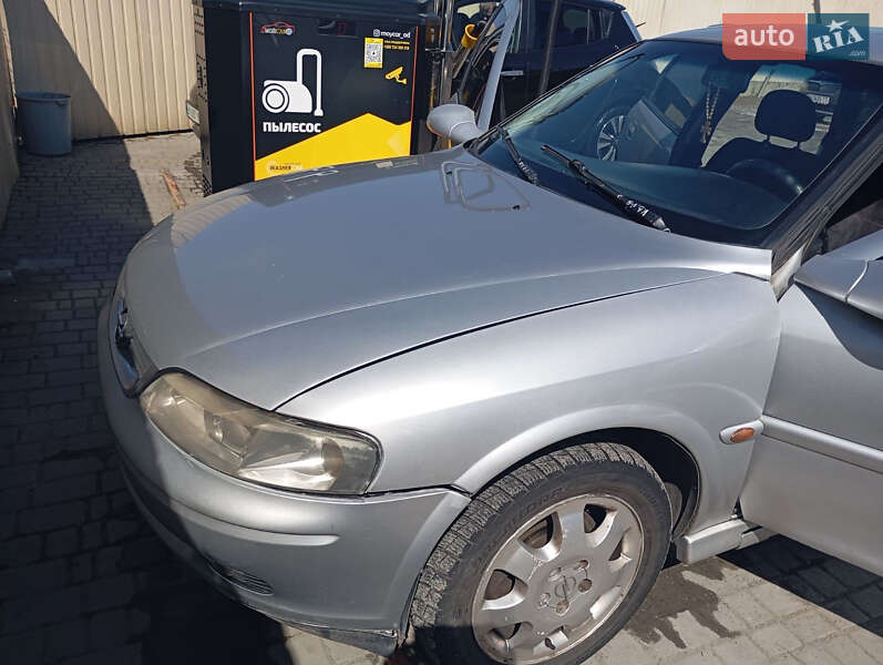 Седан Opel Vectra 2000 в 