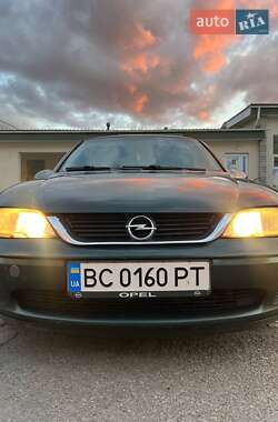 Седан Opel Vectra 1999 в Стрию