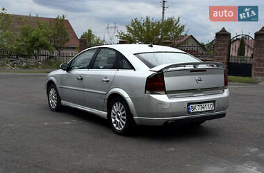 Седан Opel Vectra 2004 в 