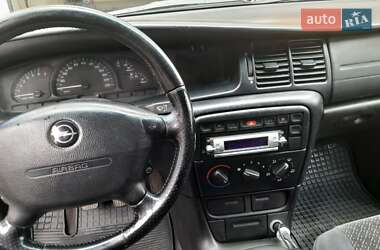 Седан Opel Vectra 1996 в 