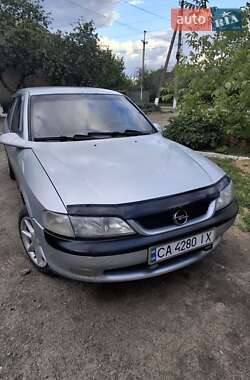 Седан Opel Vectra 1998 в Южноукраинске