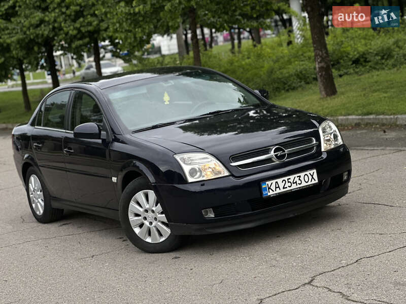 Седан Opel Vectra 2004 в 