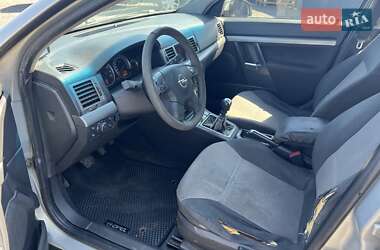 Седан Opel Vectra 2005 в 