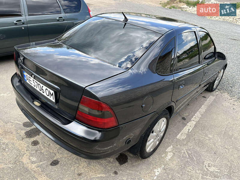 Седан Opel Vectra 1996 в Ямполі