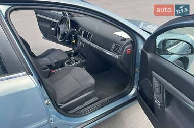 Седан Opel Vectra 2005 в 