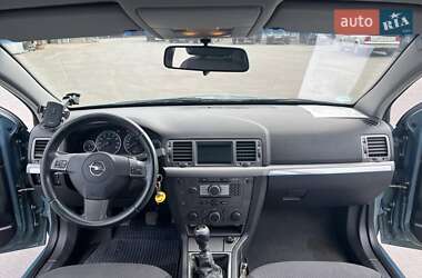 Седан Opel Vectra 2005 в 