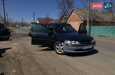 Седан Opel Vectra 1998 в 