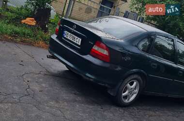 Седан Opel Vectra 1998 в 