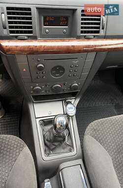 Седан Opel Vectra 2003 в 