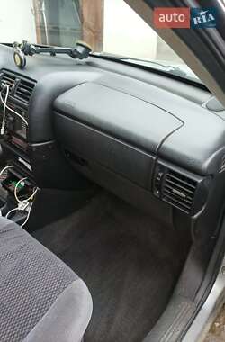 Седан Opel Vectra 1995 в 