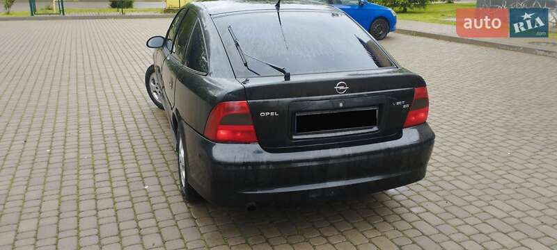Ліфтбек Opel Vectra 2000 в Городку