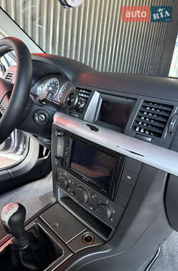 Лифтбек Opel Vectra 2003 в 