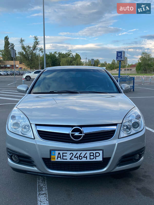 Седан Opel Vectra 2005 в Кривом Роге