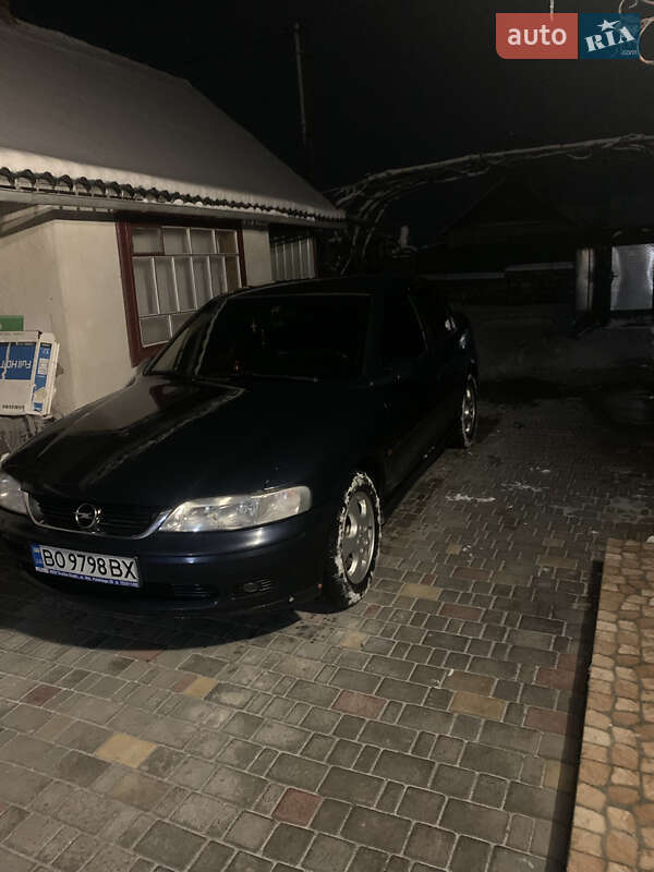Седан Opel Vectra 2000 в Скалате