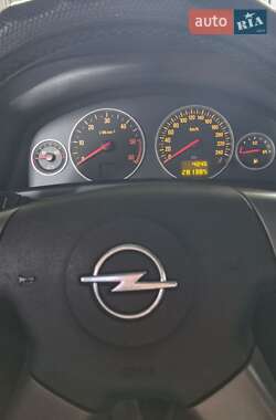 Универсал Opel Vectra 2004 в 