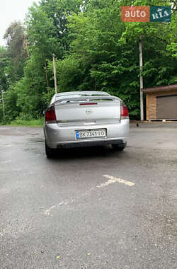 Седан Opel Vectra 2004 в 