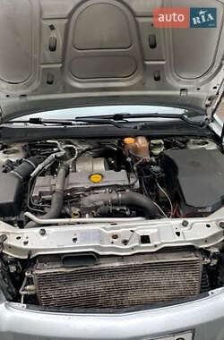 Седан Opel Vectra 2004 в 