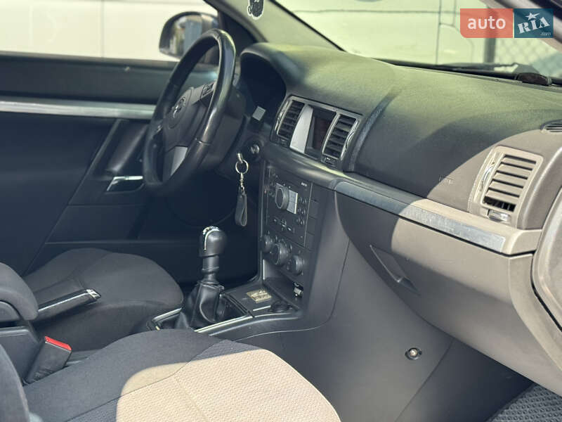 Универсал Opel Vectra 2005 в Хмельницком