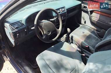 Седан Opel Vectra 1989 в 
