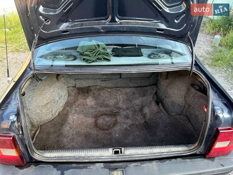 Седан Opel Vectra 1990 в Днепре