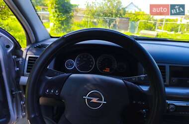 Седан Opel Vectra 2005 в 