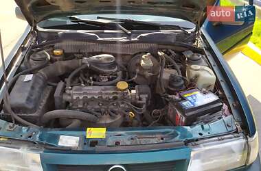 Седан Opel Vectra 1995 в 