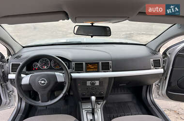 Универсал Opel Vectra 2004 в 