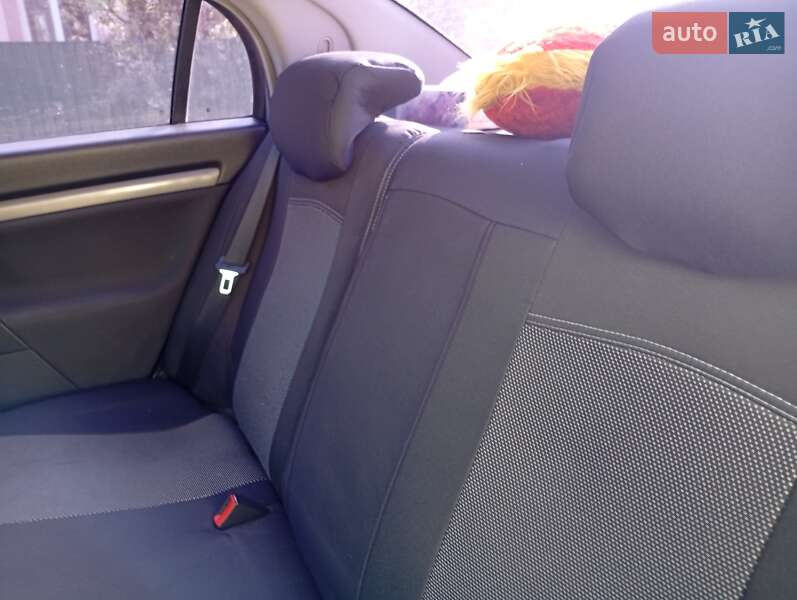 Седан Opel Vectra 2008 в Малине