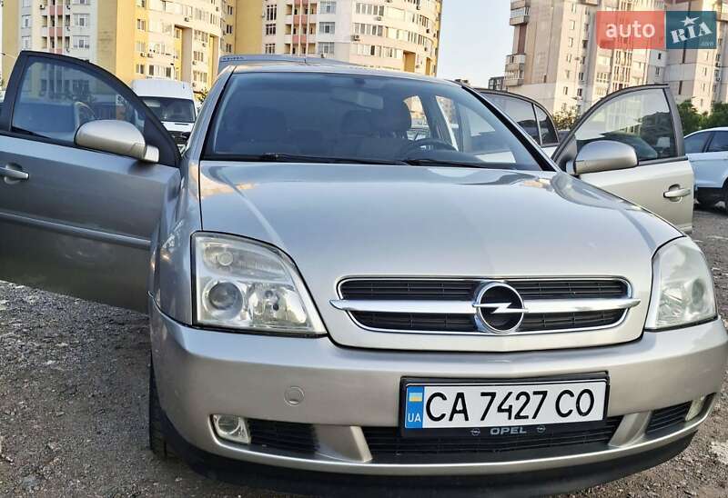 Седан Opel Vectra 2004 в Черкасах