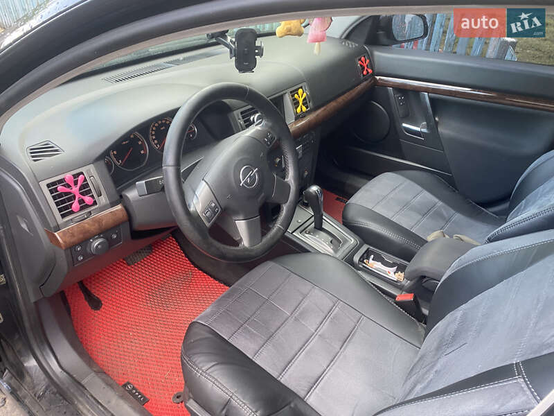 Седан Opel Vectra 2005 в Житомирі
