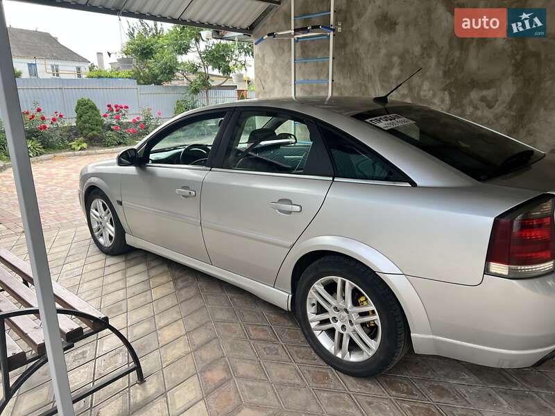 Лифтбек Opel Vectra 2003 в Тальном
