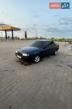 Седан Opel Vectra 1990 в Болграде