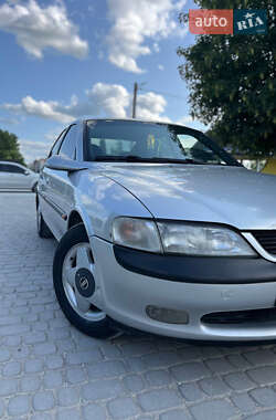 Седан Opel Vectra 1998 в Дунаевцах