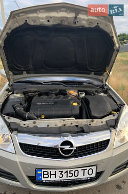 Лифтбек Opel Vectra 2008 в 