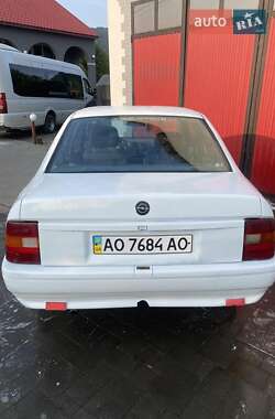 Седан Opel Vectra 1990 в 