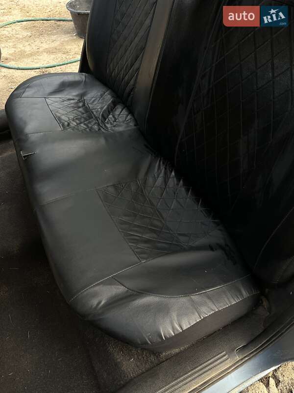 Седан Opel Vectra 1989 в Новодністровську