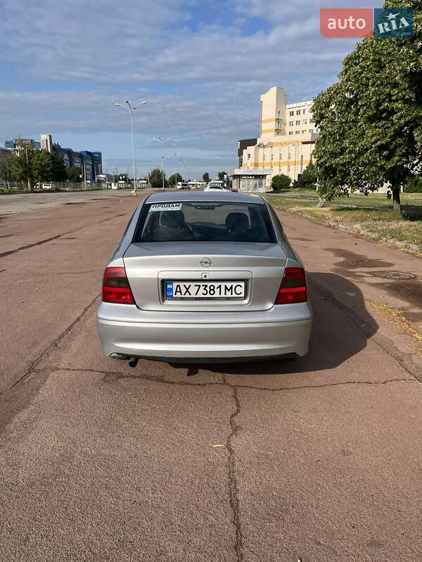 Седан Opel Vectra 2000 в Харькове