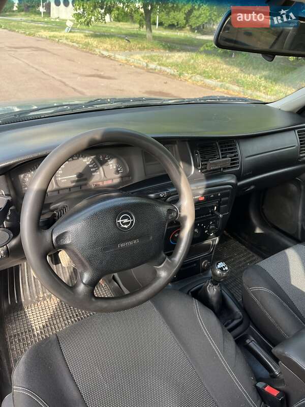 Седан Opel Vectra 2000 в Харькове