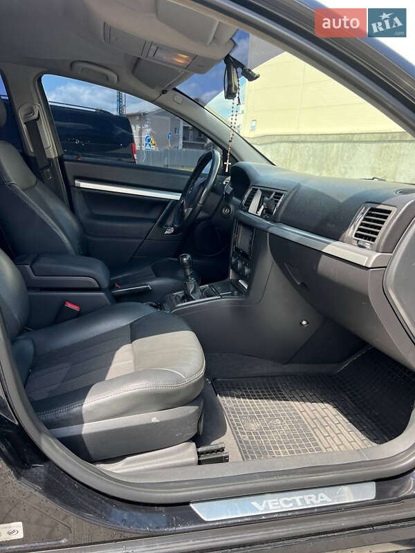 Седан Opel Vectra 2008 в Львові