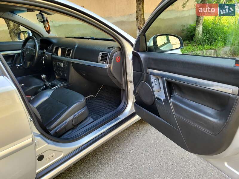 Седан Opel Vectra 2005 в Хмельницком