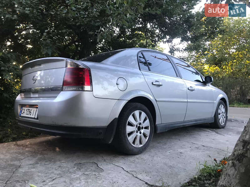 Седан Opel Vectra 2004 в Днепре