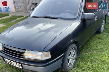 Лифтбек Opel Vectra 1990 в Жовкве