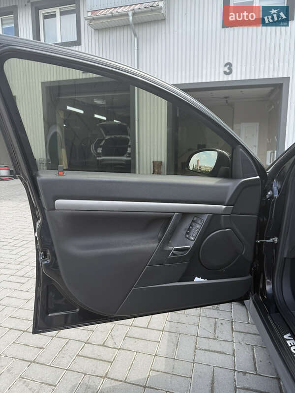 Седан Opel Vectra 2004 в Кам'янець-Подільському