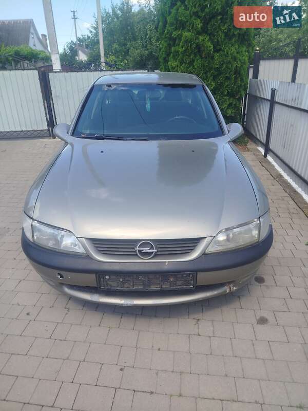 Седан Opel Vectra 1996 в Дубно