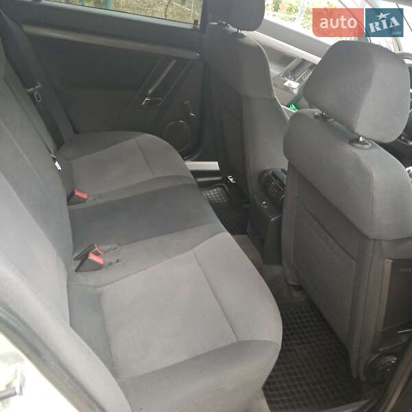 Седан Opel Vectra 2003 в Покрове