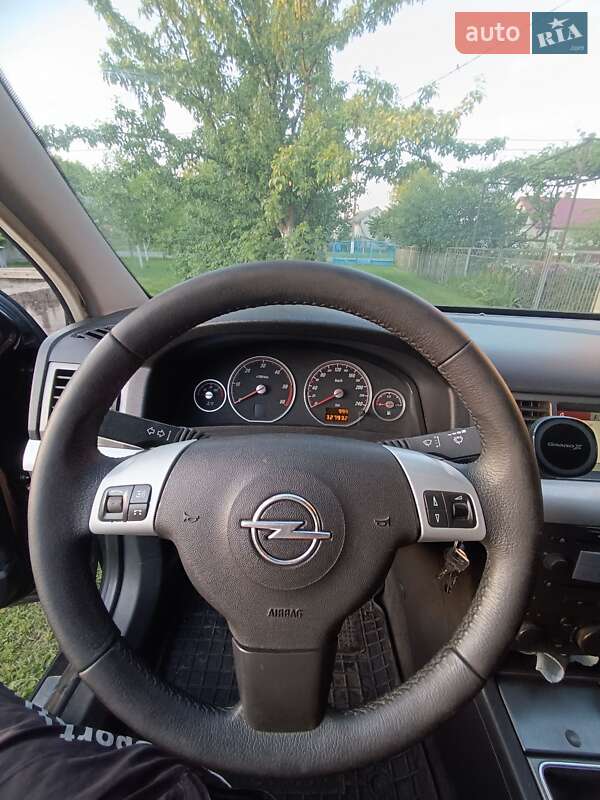 Универсал Opel Vectra 2005 в Луцке