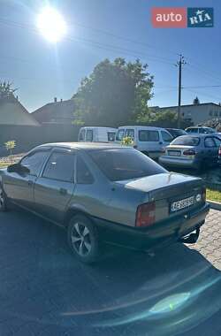 Седан Opel Vectra 1989 в 